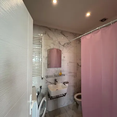 Bella - A Cozy In The Center Apartament